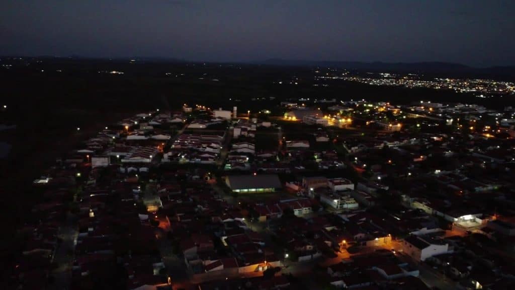 Explorando Meu Bairro pelo Céu – Voo de Drone Cinematográfico